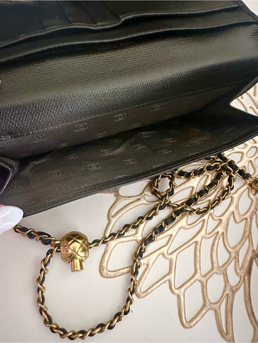 CHANEL Black Wallet with Chain - Picture 12 of 13